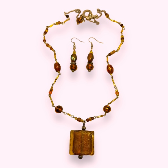 Handmade glass earring and necklace set - Picture 2 of 8